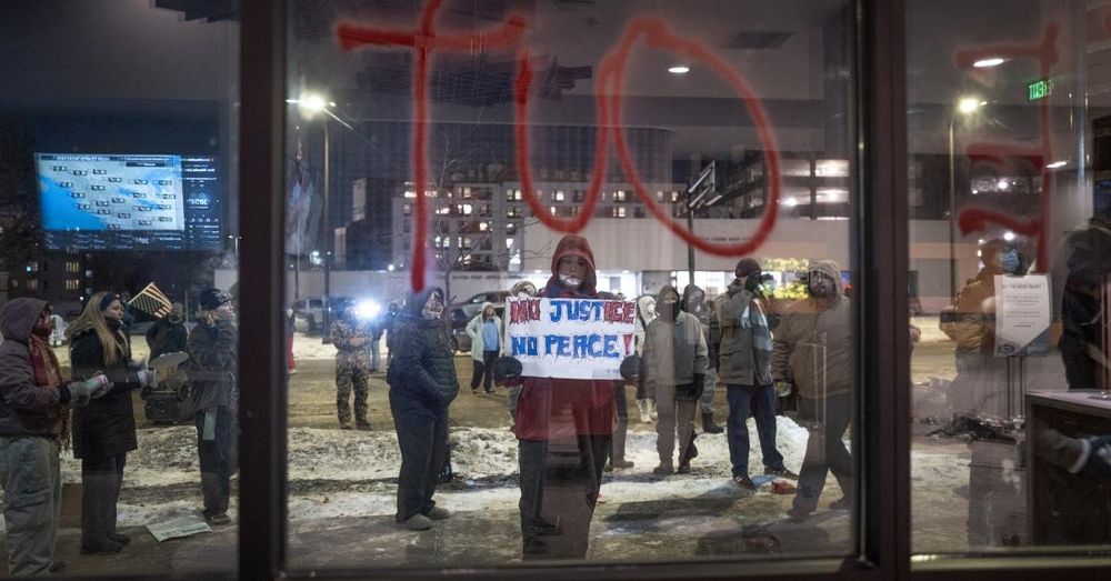 Anti-ICE protesters attack Minneapolis hotel where they suspected federal agents were staying