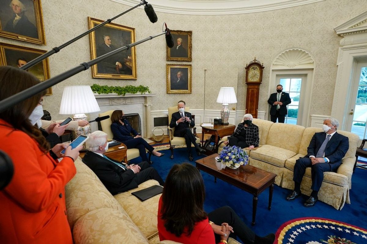 White House Distances Biden from Trump Impeachment Trial