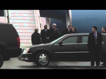 Raw: John Kerry arrives in Kiev