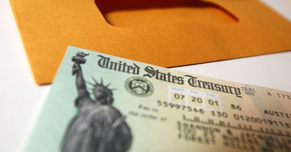 Poll: 71% of voters favor Trump's proposed $2000 tariff dividend checks