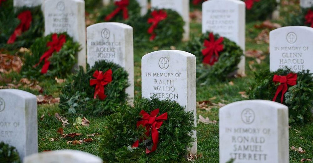 Pro-veterans group lays wreaths on millions of fallen soldiers' gravestones before Christmas