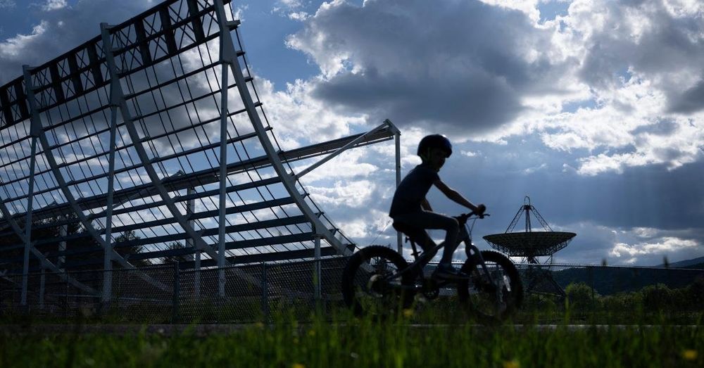 Americans sickened by ubiquity of electronics find oasis in W. Virg. hollow, but maybe not for long