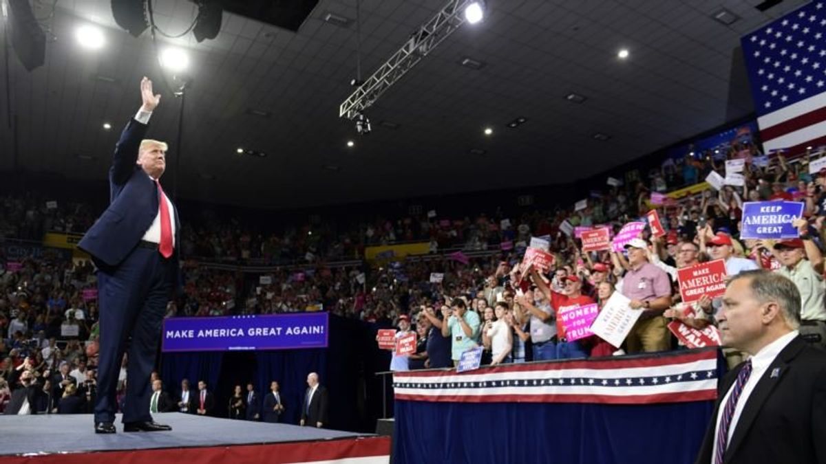 Trump Rallies in Tennessee to Boost Senate Hopeful Blackburn