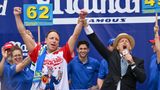 Nathan's hot dog eating champ Joey Chestnut sets record with 16th victory, fails to beat own record