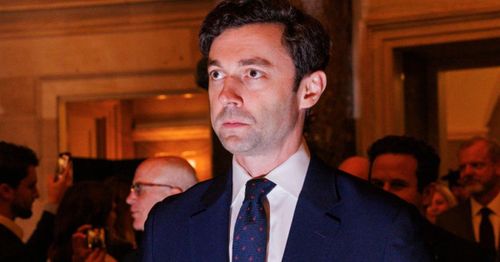 Democratic senator requires photo ID to enter campaign event while opposing voter ID for elections