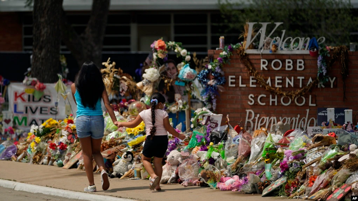 Texas Newspaper Posts Video of Police Response to Uvalde School Shooting Massacre