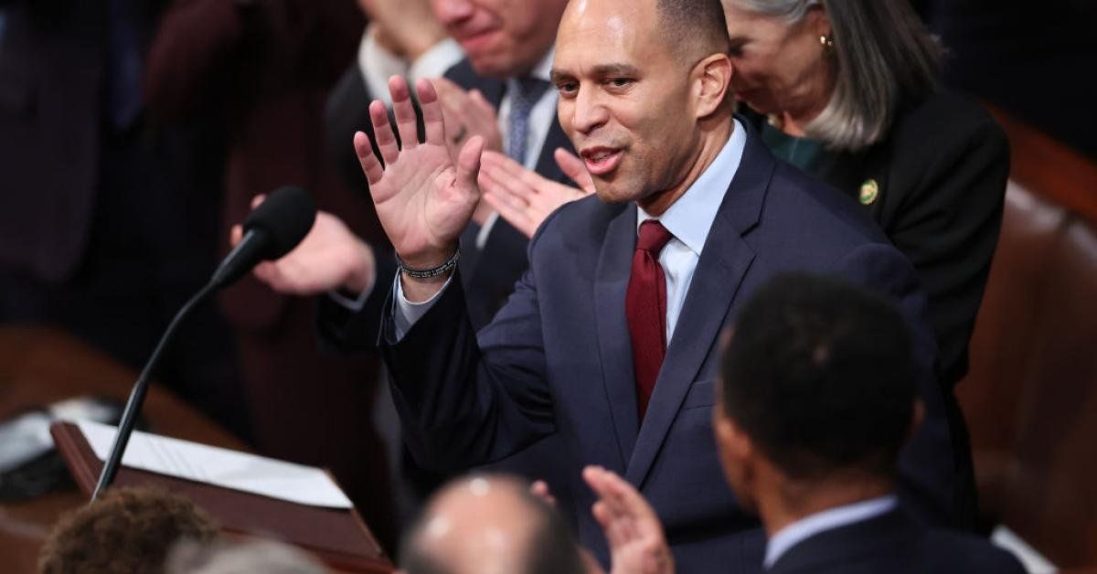 Democratic leader Hakeem Jeffries claims 5 police officers died 'as a result of' Jan. 6 riot - Real America's Voice News