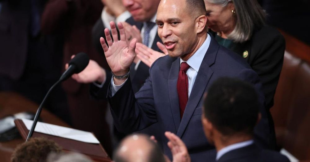 Hakeem Jeffries breaks with ‘Squad,’ rips socialist group over racist image used in protest fliers
