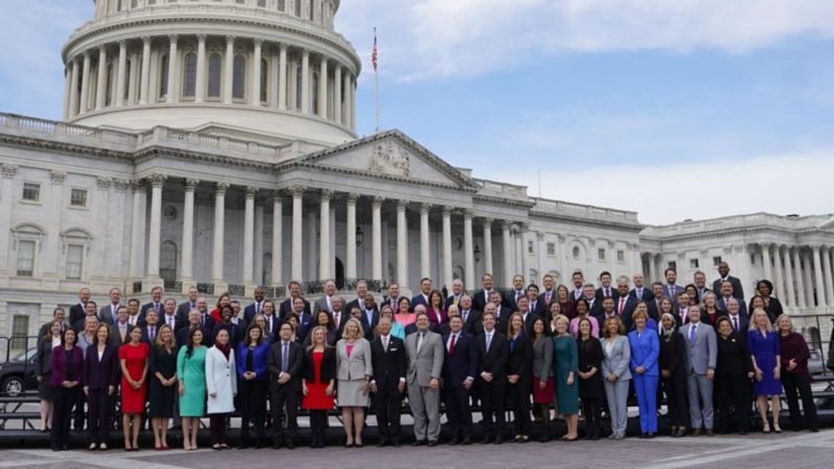 In New US Congress, Each Party Controls a Chamber