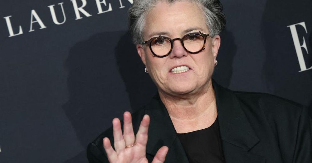 Trump threatens to revoke Rosie O'Donnell's citizenship, she calls him 'mentally ill'
