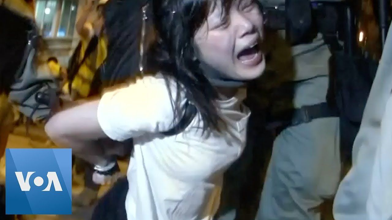 Hong Kong Police Clash with Protesters in Mongkok