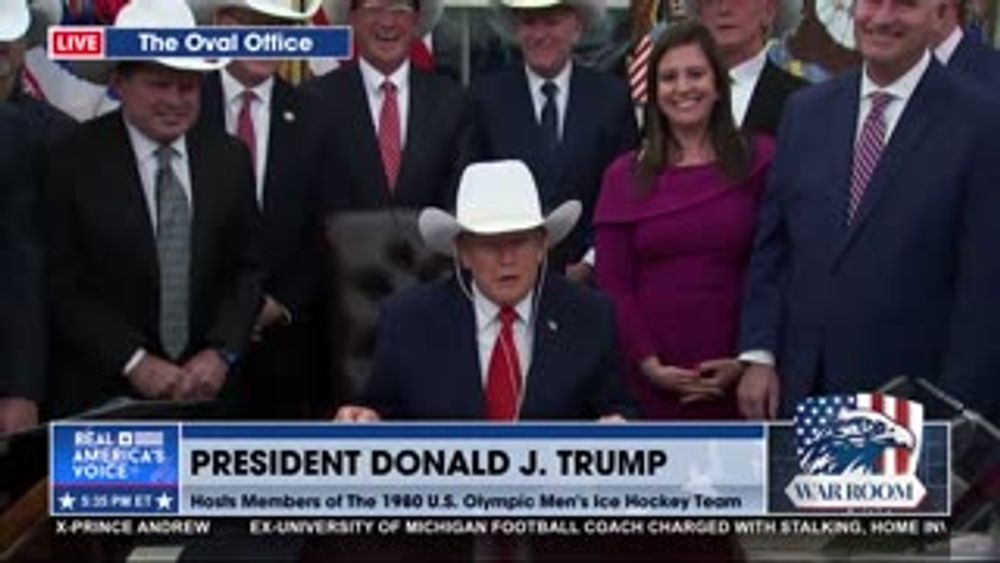 1980 MEN’S OLYMPIC HOCKEY TEAM PRESENTS A GIFT TO PRESIDENT TRUMP