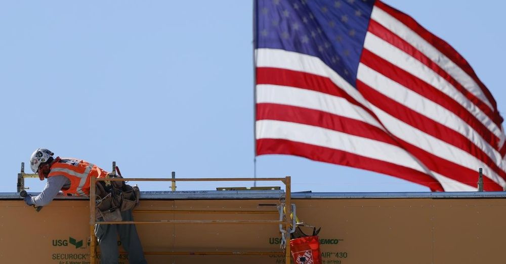 Unemployment applications fell to 226,000 last week, layoffs historically low: Labor Department