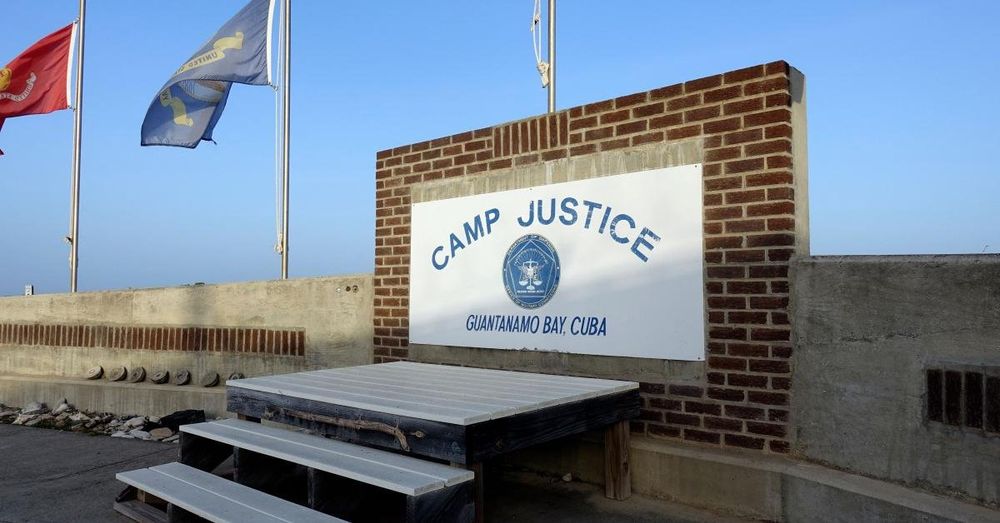 Trump announces thousands of deported migrants will be housed at a facility at Guantánamo Bay