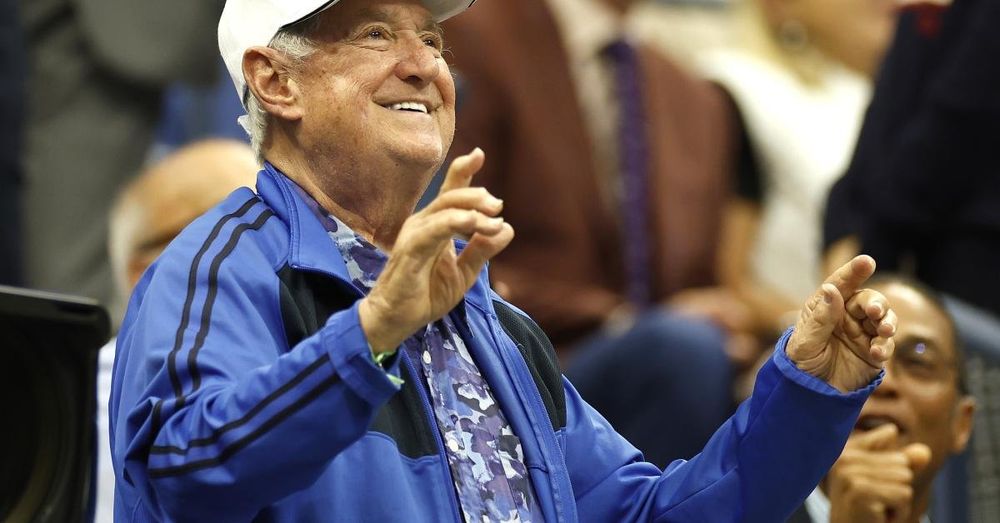 'Breaking Up is Hard to Do' singer Neil Sedaka dies at the age of 86