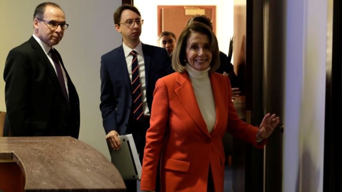 Pelosi Wins Converts in Bid for Top US House Job