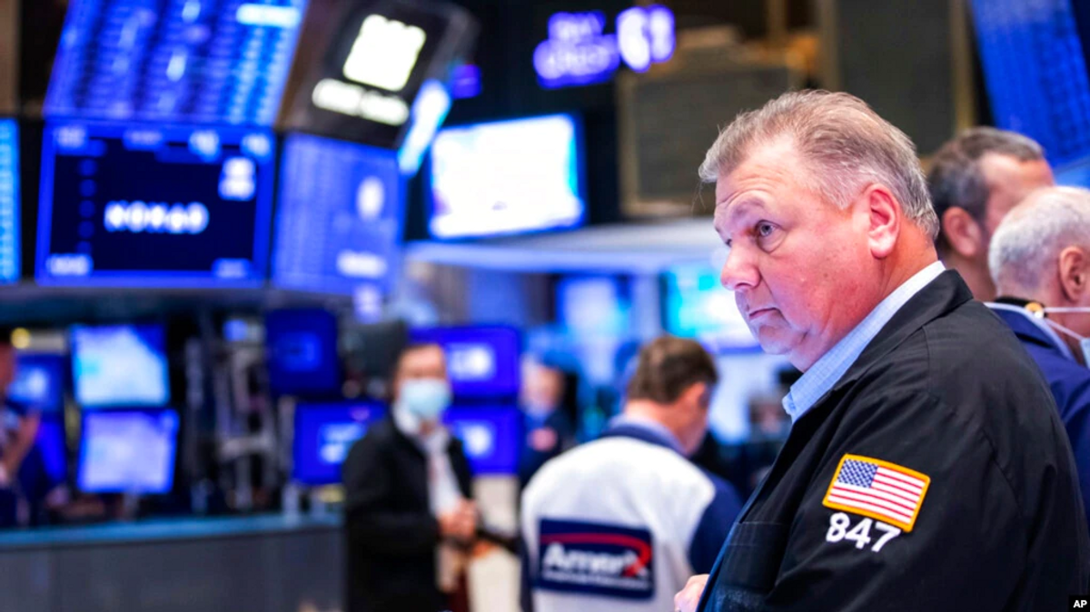 Stocks Slump 3% as Worries Grow Over Higher Interest Rates
