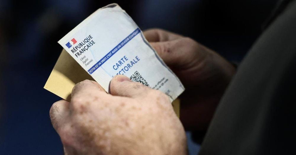 Far-right, centrist parties strengthen positions in French regional voting