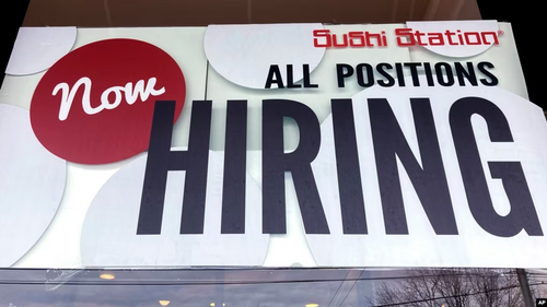 Weekly Jobless Applications Fall Again Despite Fed Rate Push