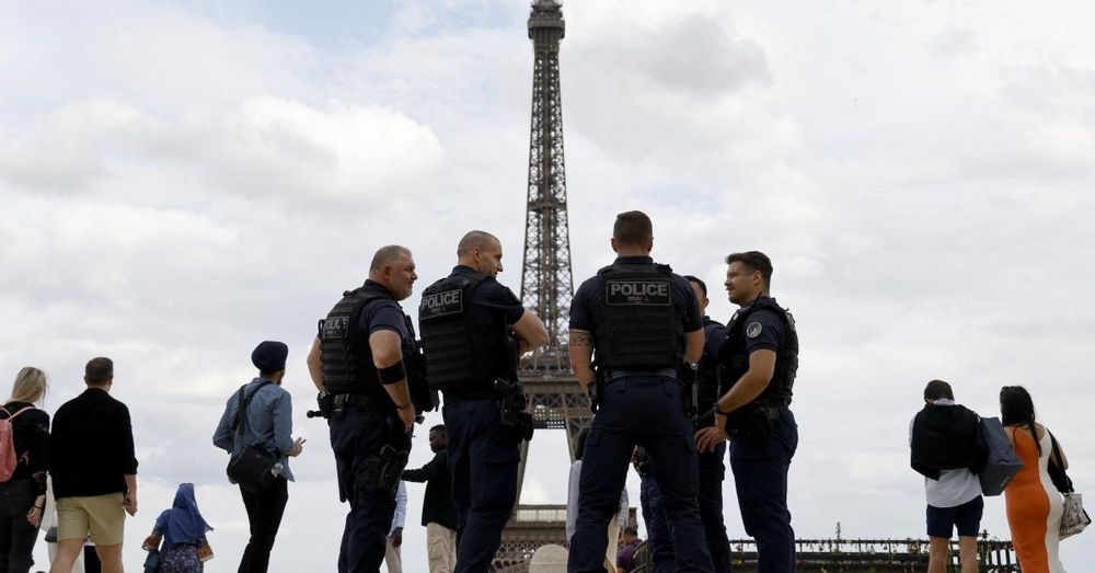 Tourist killed, two injured in Paris terrorist attack near Eiffel Tower, officials say
