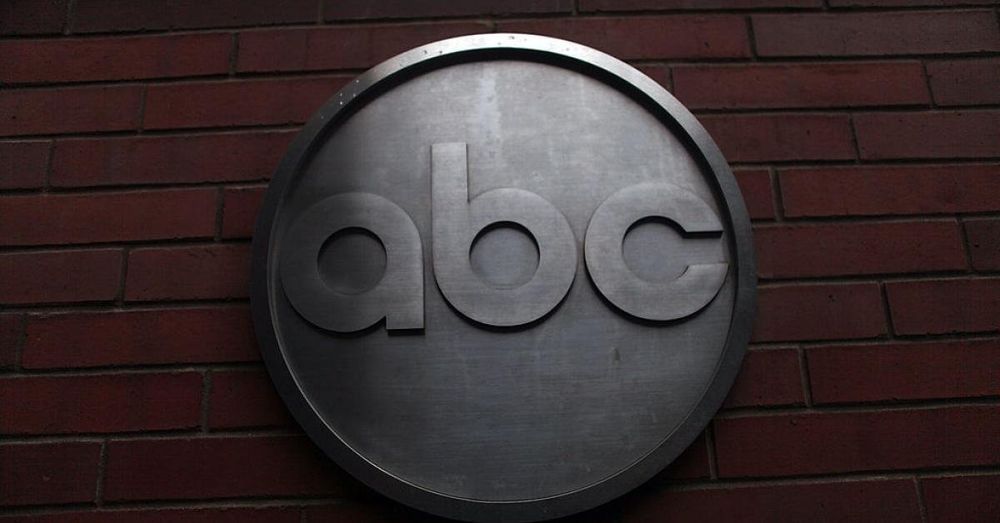 ABC News suspends Terry Moran after his 'world-class hater' social media post about Trump and Miller
