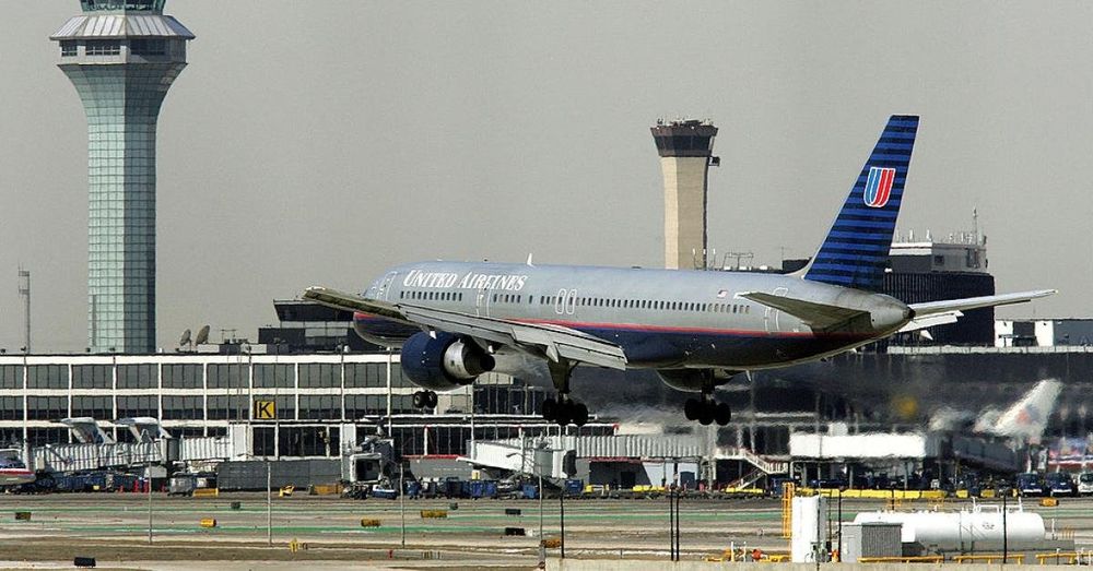 DoorDasher drives onto Chicago O'Hare Airport's tarmac to deliver order