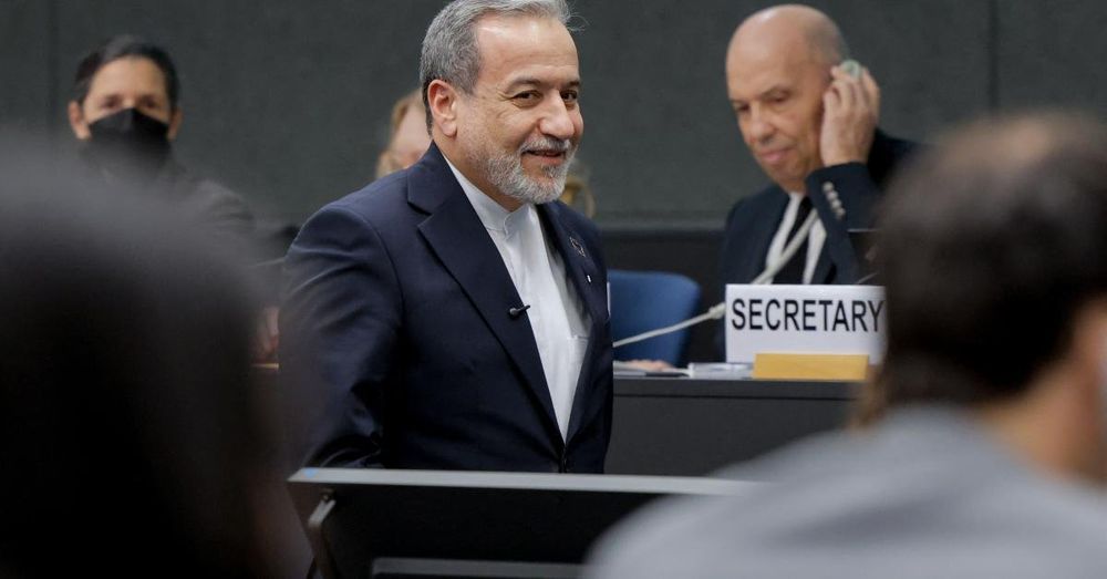 Iranian Minister: Hormuz open to all ships except those from U.S., Israel