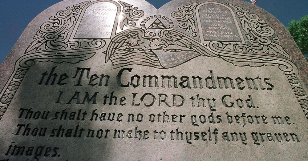 ACLU leads lawsuit against Louisiana over state's Ten Commandments law