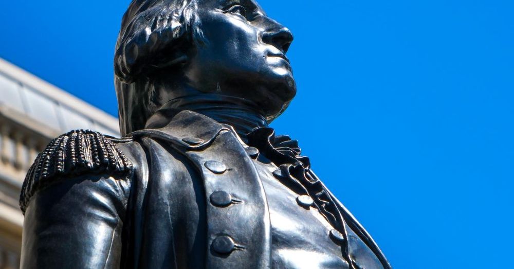 Trump calls on Smithsonian to install 30-foot George Washington statue and 5-year exhibition