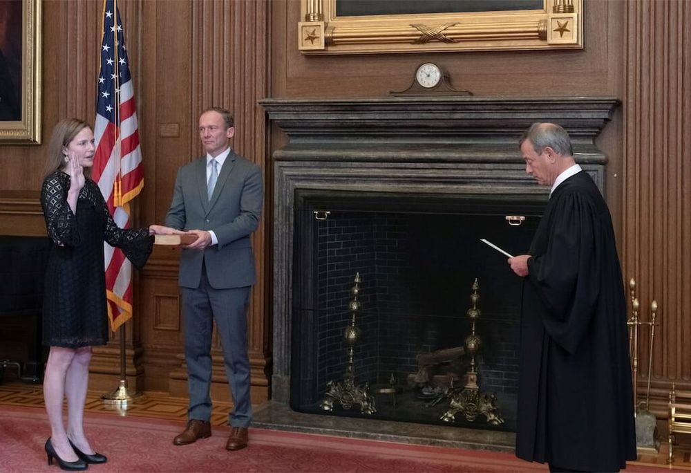 Amy Coney Barrett Formally Sworn In as US Supreme Court Justice