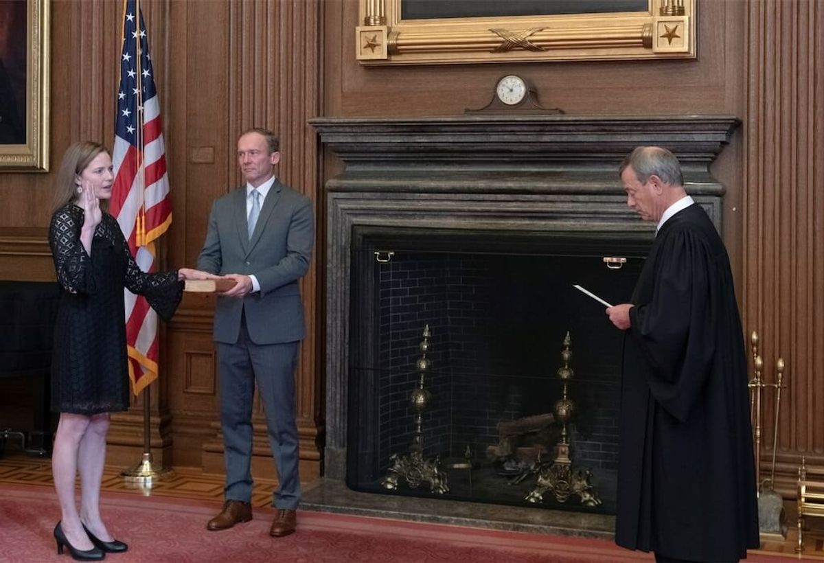 Amy Coney Barrett Formally Sworn In as US Supreme Court Justice