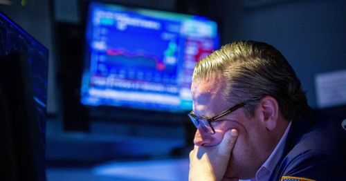 Dow plunges 1,000 points in early week trading amid recession fears