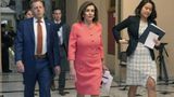 US House Delivers Articles of Impeachment to Senate