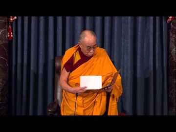 Raw: The Dalai Lama leads Senate in prayer