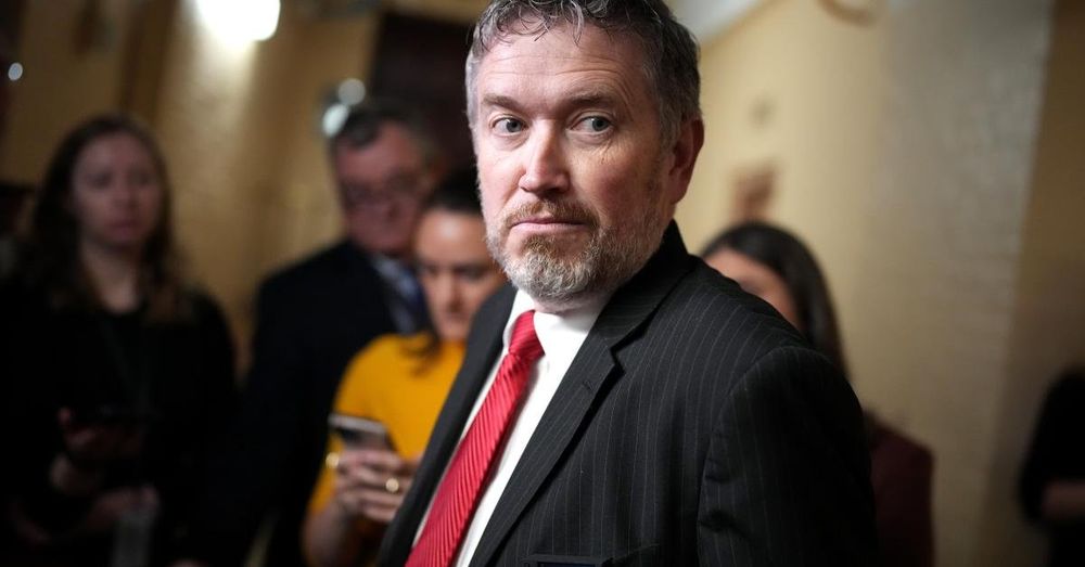 Massie opposes efforts to censure antisemitism, cites free speech, 'not illegal to be antisemitic'