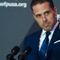 Longtime FBI signature expert says Hunter Biden signed receipt for abandoned laptop