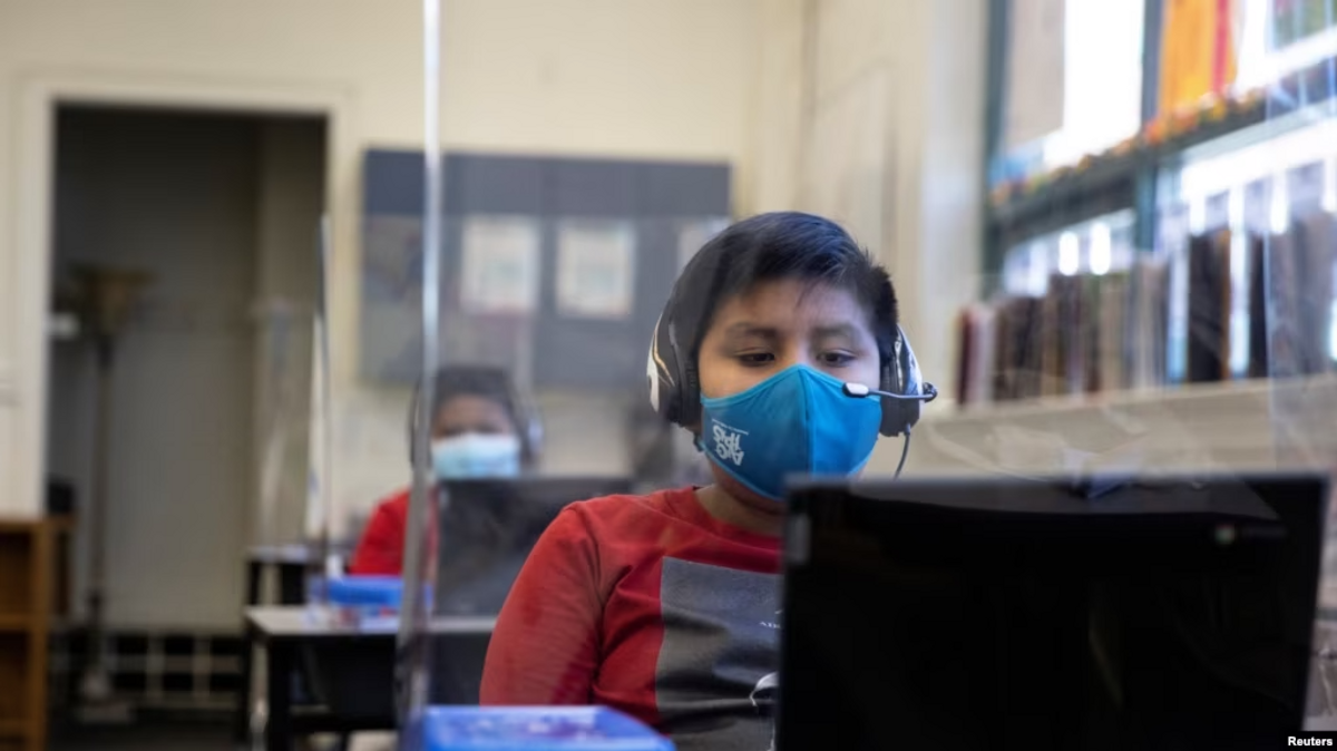 As Children in US Study Online, Apps Watch Their Every Move