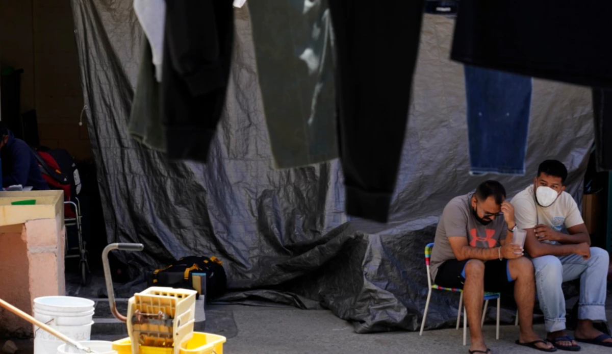 US Supreme Court Weighs Policy for Migrants to Wait in Mexico