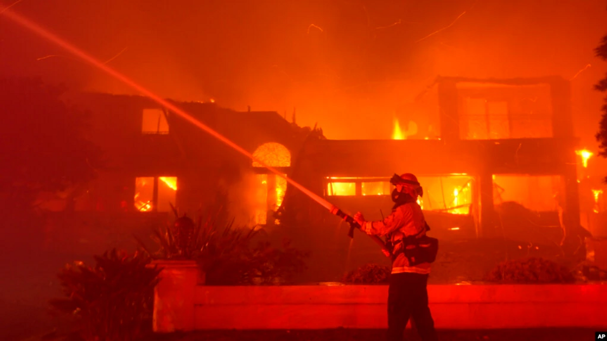 'Like an Inferno:' US West Burning at Furious Pace