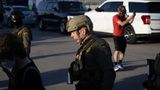 Border Patrol agents, ICE officers patrol Chicago in immigration crackdown operation, make arrests