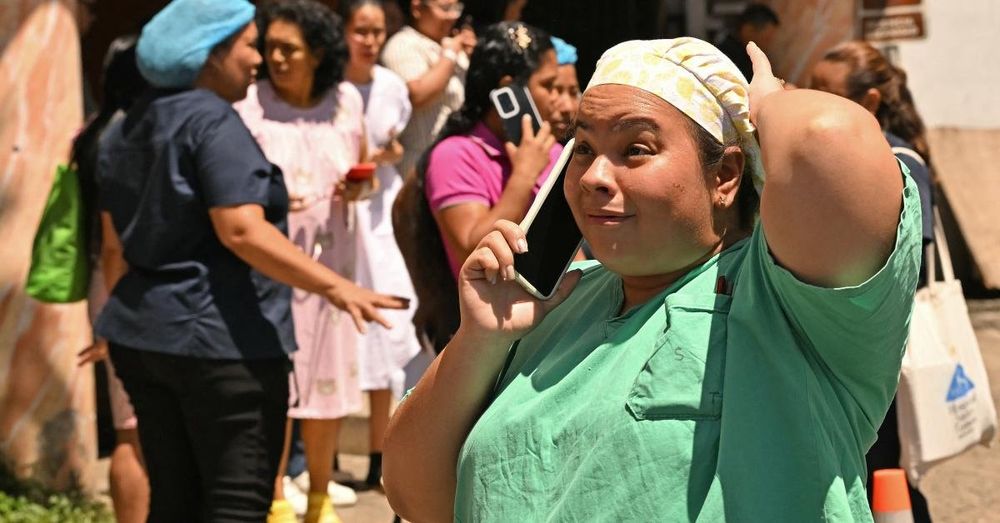 Massive 7.7 earthquake shakes Panama, triggers tsunami warning for nearby countries
