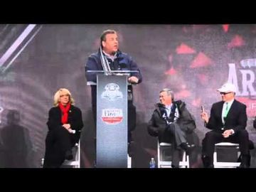 New Jersey Gov. Chris Christie booed at Super Bowl ceremony