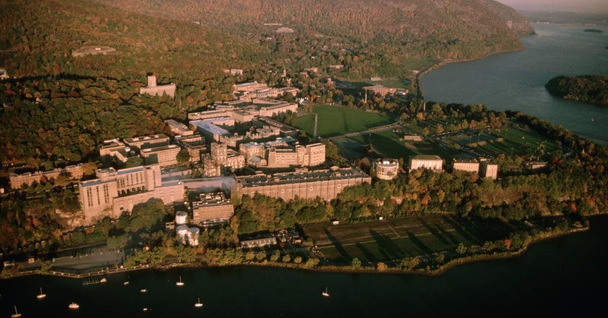 West Point scrubbing Confederacy items including bust of former superintendent Robert E. Lee - Real America's Voice News