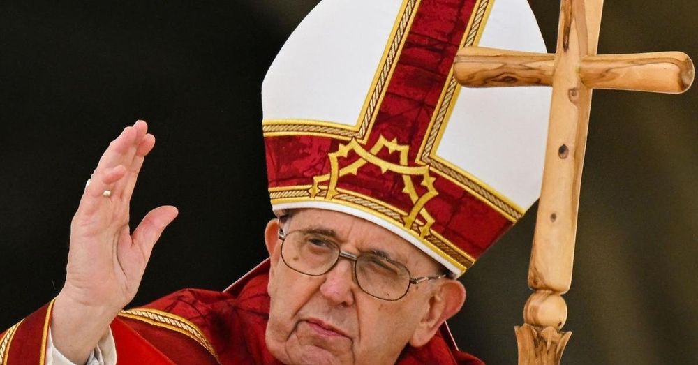 Pope Francis calls for global ban on 'deplorable' surrogacy