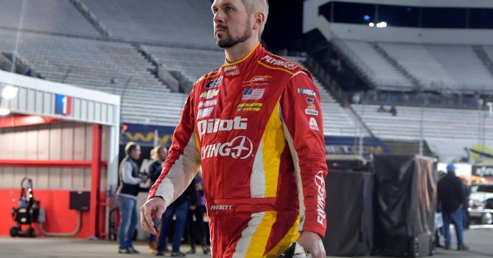 Former NASCAR driver with more than 400 starts dies at 39