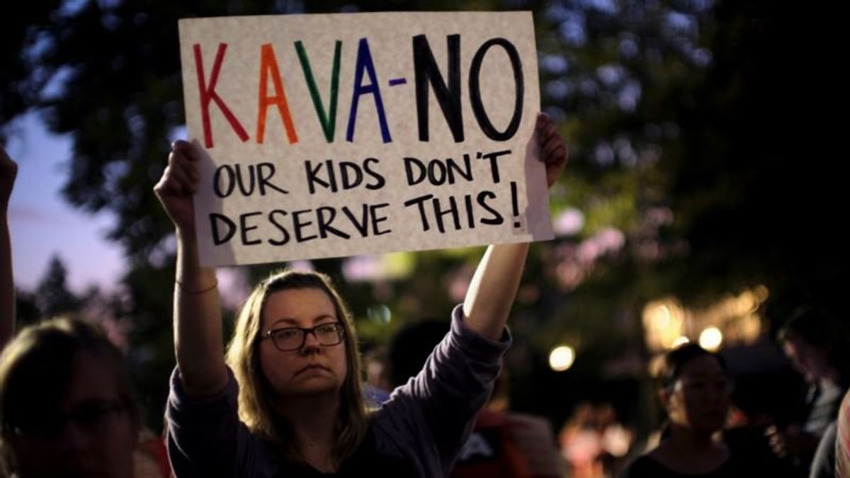 Anti-Kavanaugh Vigils Held Across US as Senators Await FBI Report