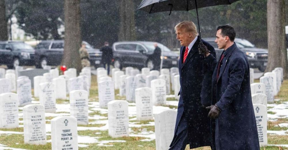 Trump lays wreath at Arlington National Cemetery ahead of presidential inauguration