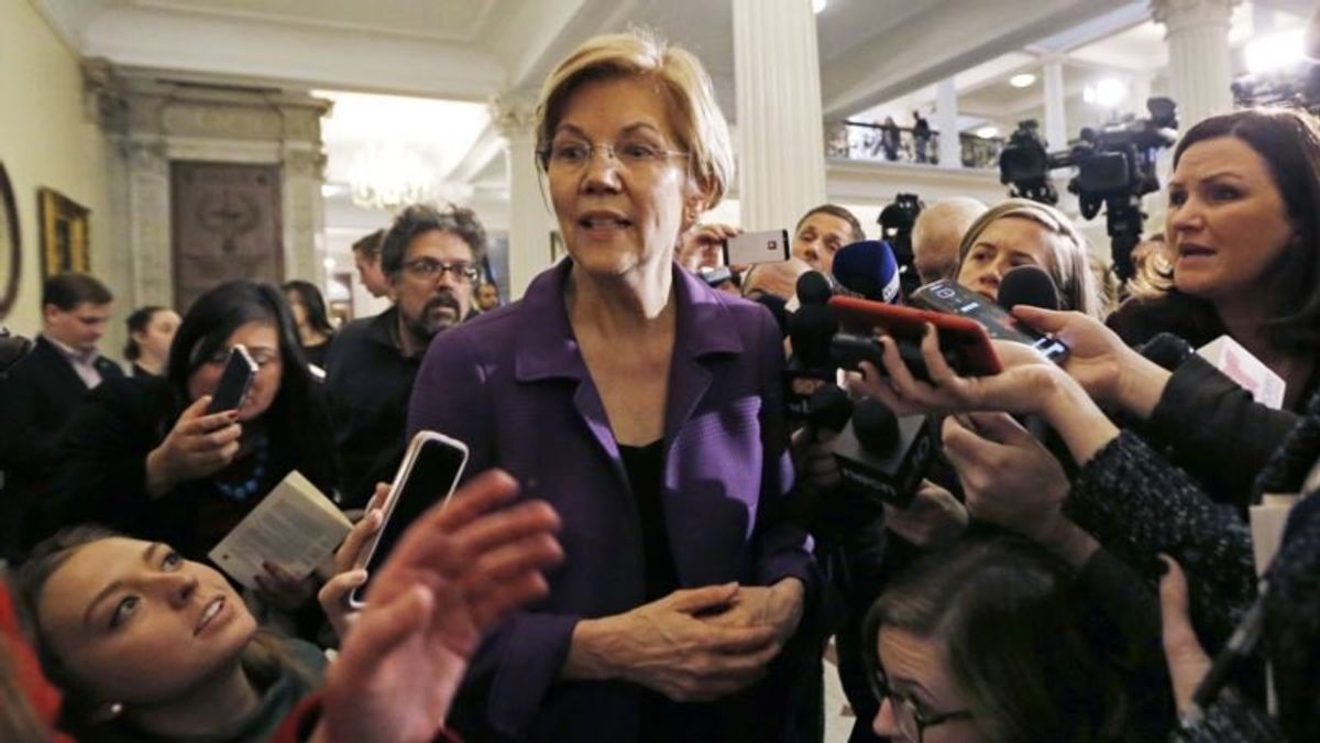 Warren Plans Iowa Trip in Another Step Toward 2020 Campaign