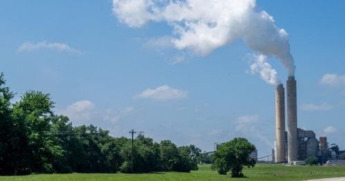 Appeals court hears states' case to end Energy Dept's emergency order to keep open aging coal plants
