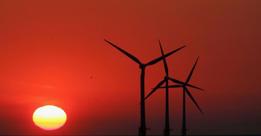 Trump greenlights NY offshore wind project with Gov Hochul, opponents file lawsuits to stop deal
